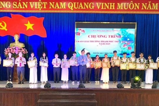 Điện Bàn trao tặng Giải thưởng Phạm Phú Thứ cho 52 học sinh, giáo viên