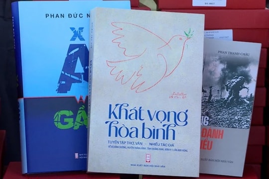 Ra mắt tập sách “Khát vọng hòa bình” về xã Bình Dương anh hùng