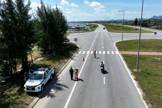 Siết chặt an toàn giao thông đường Võ Chí Công đoạn Tam Kỳ - Núi Thành