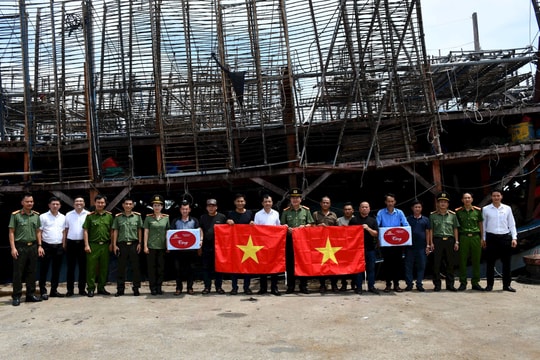 Tuyên truyền phòng chống khai thác IUU cho ngư dân xã Tam Giang