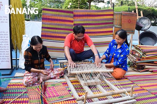 Bảo tồn, phát huy giá trị văn hóa dân gian trong đời sống đô thị