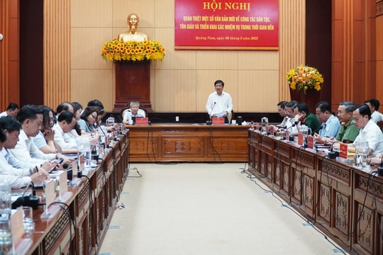 Tổ chức chính quyền địa phương 2 cấp: Xây dựng đội ngũ cán bộ gần dân