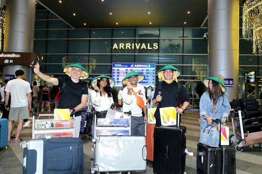 Inauguration of Da Nang - Dubai air route