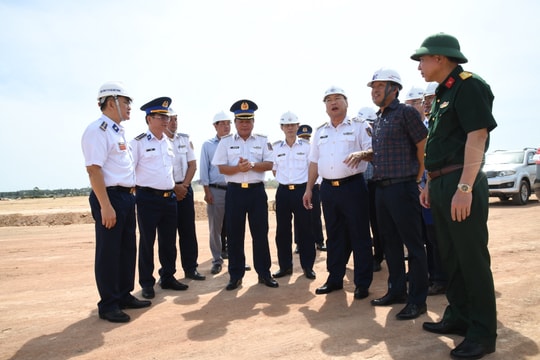 Tư lệnh Cảnh sát biển Việt Nam kiểm tra công tác tại Vùng Cảnh sát biển 2