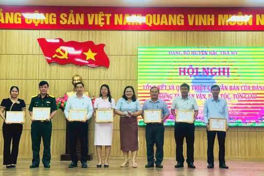 Bắc Trà My khen thưởng 14 tập thể, cá nhân thực hiện tốt công tác dân vận
