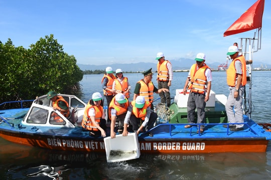 Sôi nổi chương trình mít tinh bảo vệ môi trường, biển đảo