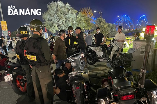 Xử lý vi phạm pháp luật trên đường phố