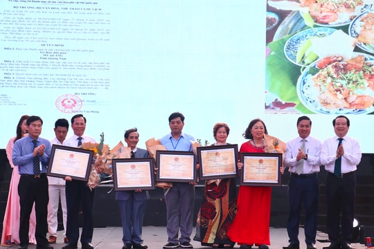 Đón nhận quyết định công nhận di sản văn hóa phi vật thể cho Mỳ Quảng