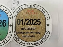 Đề xuất bãi bỏ tem nộp phí sử dụng đường bộ dán trên kính xe ôtô