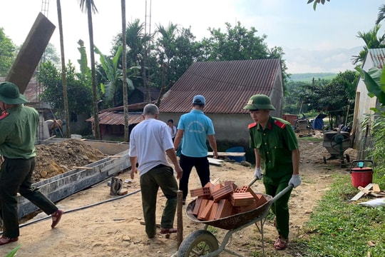 Công an Quảng Nam chung tay xóa nhà tạm