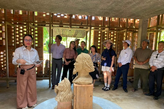 Phát huy tinh hoa, phát triển làng nghề truyền thống