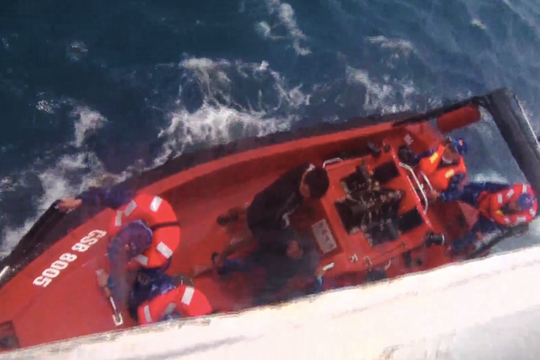 Ngư dân Quảng Nam bị bệnh trên biển được cứu chữa kịp thời