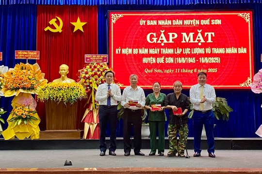 Quế Sơn tổ chức gặp mặt kỷ niệm 80 năm ngày truyền thống lực lượng vũ trang