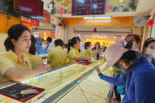 Giá vàng chiều nay 11/6/2025: Giá vàng trong nước và thế giới vẫn chưa hạ nhiệt, giữ vững đà tăng