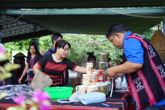 Đông Giang - Cơ hội và thách thức trong chặng đường mới