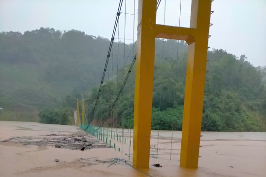 Tây Giang xuất hiện 10 điểm sạt lở do mưa lớn