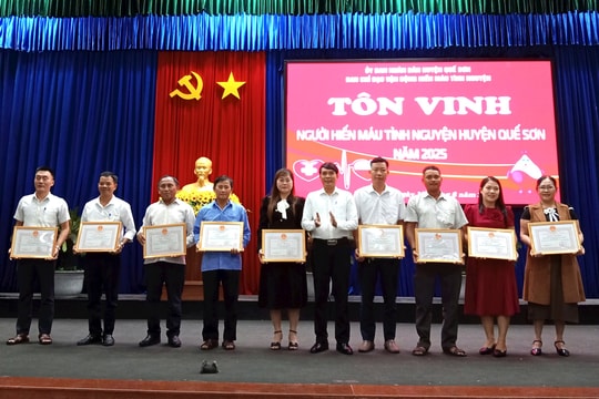 Quế Sơn tôn vinh 15 gia đình, 74 cá nhân hiến máu tình nguyện tiêu biểu