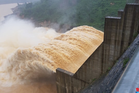 Thủy điện Đak Mi 4 sẽ vận hành hồ chứa từ 11 giờ 30 trưa nay 12/6