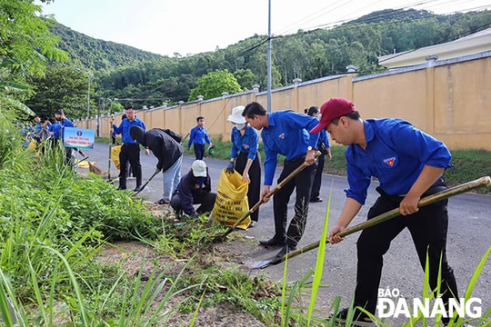 Tuổi trẻ xung kích tham gia  tình nguyện hè