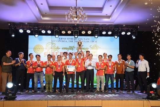 Bế mạc Giải bóng đá tứ hùng chào mừng kỷ niệm 100 năm ngày Báo chí cách mạng Việt Nam