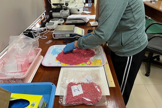 Cảnh sát biển phối hợp phá chuyên án, thu giữ hơn 15 nghìn viên ma túy tổng hợp