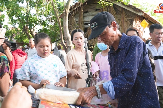 [VIDEO] - Điểm hẹn Chợ quê Kim Bồng