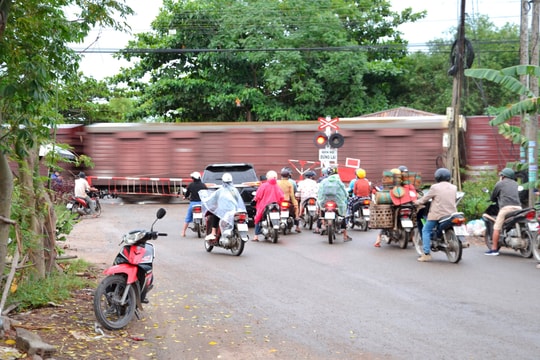 Tập trung xử lý dứt điểm vướng mắc mặt bằng dự án quốc lộ 14E