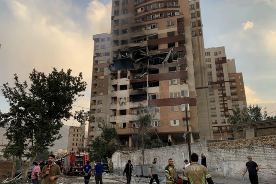 Căng thẳng Israel-Iran: Nhiều quốc gia gấp rút di tản công dân