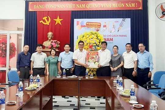 Trưởng ban Nội chính Tỉnh ủy - Nguyễn Mạnh Hà thăm các cơ quan báo chí tại TP.Đà Nẵng