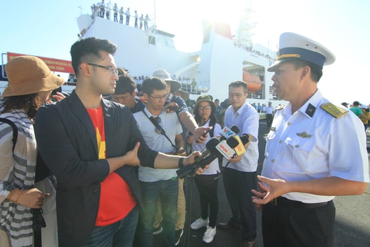 Lên rừng, xuống biển, ra sông...