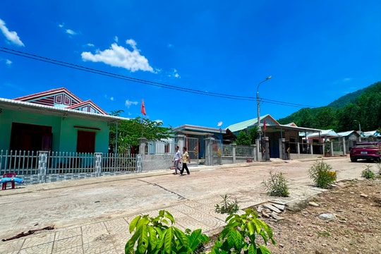 An cư, dưới những mái nhà…