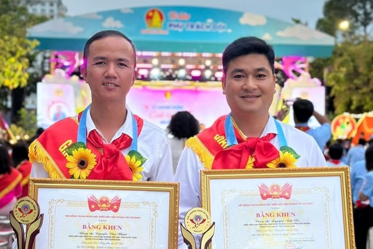 Hai giáo viên Quảng Nam nhận giải thưởng "Cánh én hồng"