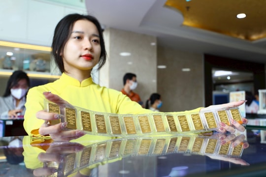 Giá vàng chiều nay 24/6/2025: Vàng SJC, DOJI đồng loạt giảm, vàng thế giới rớt thê thảm