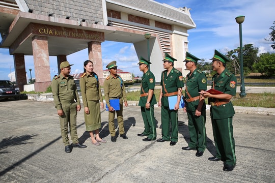 Biên phòng Cửa khẩu Nam Giang quyết liệt ngăn chặn tội phạm xuyên biên giới