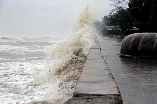 Chủ động ứng phó áp thấp nhiệt đới trên Biển Đông