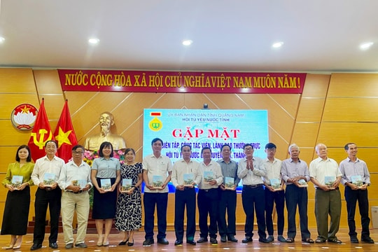 Hội Tù yêu nước tỉnh Quảng Nam ra mắt tập sách “Kiên trung bất khuất” tập 13