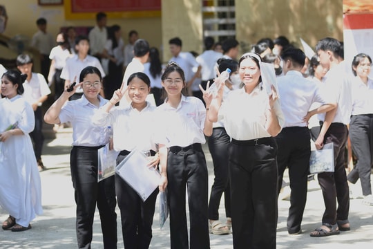 Nghiêm túc và nhẹ nhàng kỳ thi tốt nghiệp THPT ở Quảng Nam