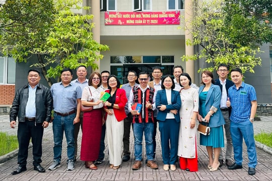 Khi ta đi đất bỗng hóa tâm hồn