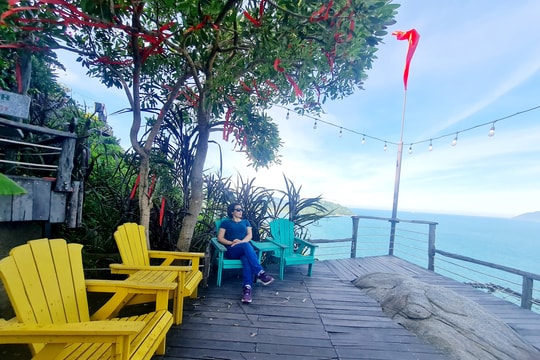 Thong dong qua miền mây xanh