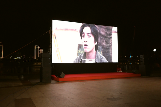 Outdoor film screenings attract diverse audience