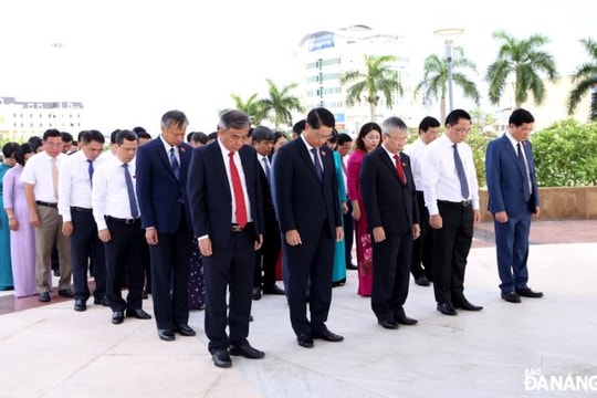 Lãnh đạo thành phố Đà Nẵng dâng hương tưởng nhớ các anh hùng liệt sĩ