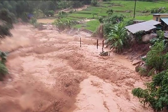 Trung tâm dự báo khí tượng thủy văn quốc gia trong đêm phát đi cảnh báo mưa lũ tại Đà Nẵng