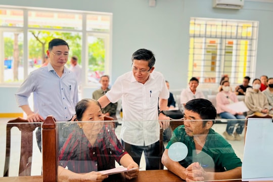 Phó Chủ tịch UBND thành phố Trần Nam Hưng kiểm tra hoạt động tại các xã, phường mới