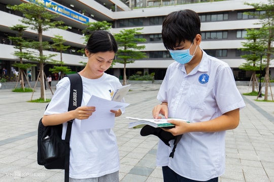 'Con nhà người ta' trong kỳ thi tuyển sinh lớp 10 tại Hà Nội