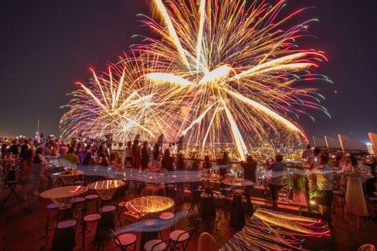 Lượng khách tăng kỷ lục dịp lễ hội pháo hoa quốc tế Đà Nẵng