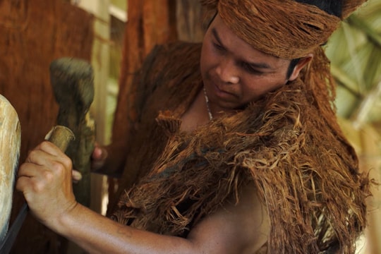 Người Cơ Tu giữ gìn tinh hoa điêu khắc gỗ