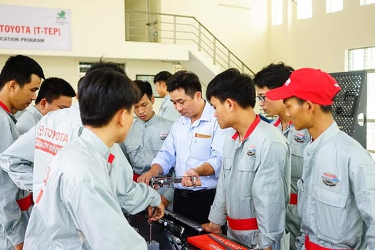 Sáp nhập 2 trường cao đẳng, đổi tên thành Trường Cao đẳng Đà Nẵng