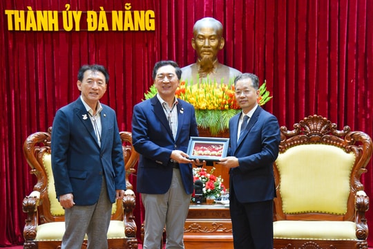 Bí thư Thành ủy Nguyễn Văn Quảng tiếp đoàn đại biểu Quốc hội Hàn Quốc