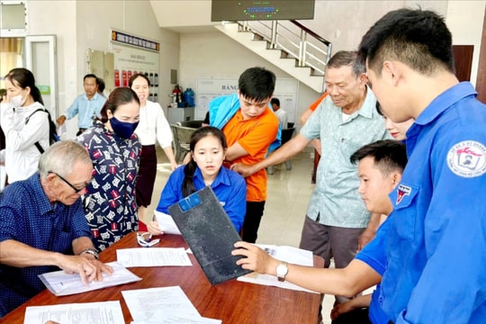 Thanh niên xã Tam Xuân ra quân hỗ trợ vận hành chính quyền 2 cấp