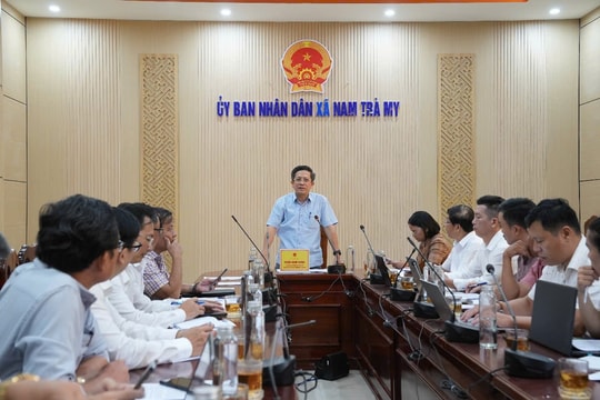 Phó Chủ tịch UBND thành phố Trần Nam Hưng kiểm tra việc vận hành chính quyền địa phương 2 cấp ở xã Nam Trà My